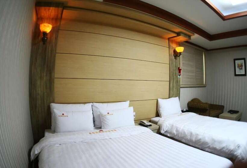 Hotel Metro Pol Tourist