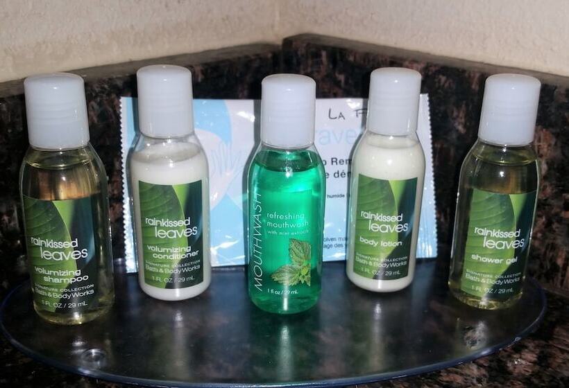 فندق Rock Island Inn & Suites