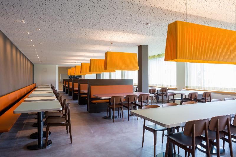 בית מלון כפרי St. Moritz Youth Hostel