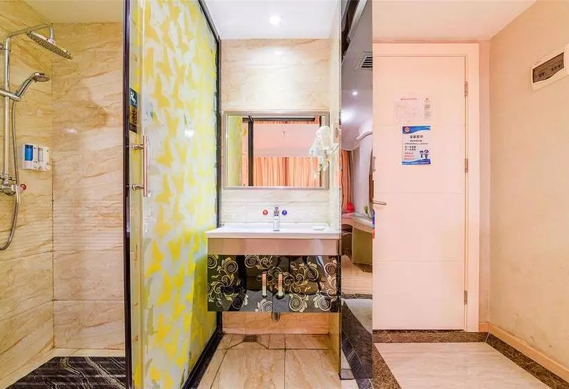 Kaiserdom Hotel Airport Road