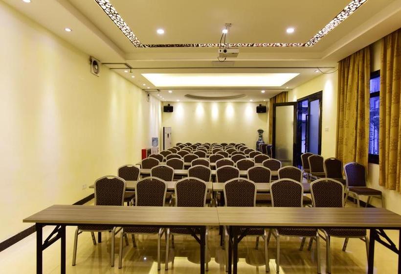 Kaiserdom Hotel Airport Road