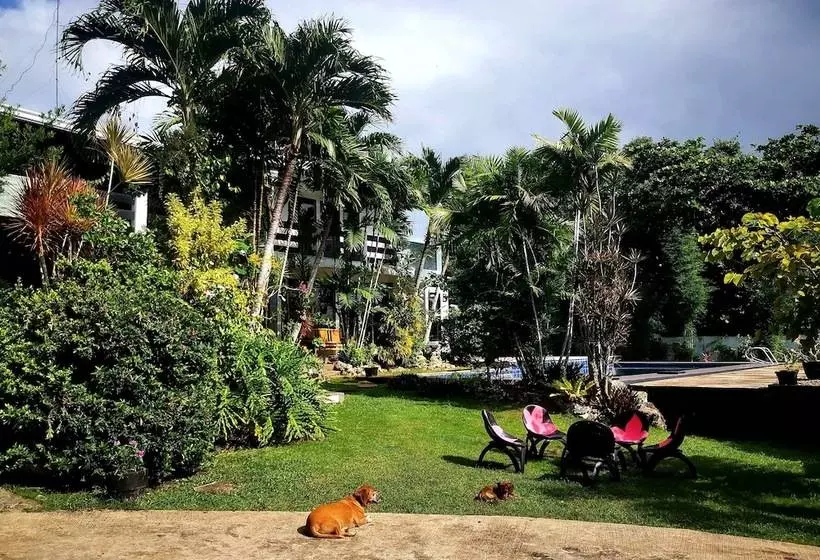 La Pernela Beachfront Resort