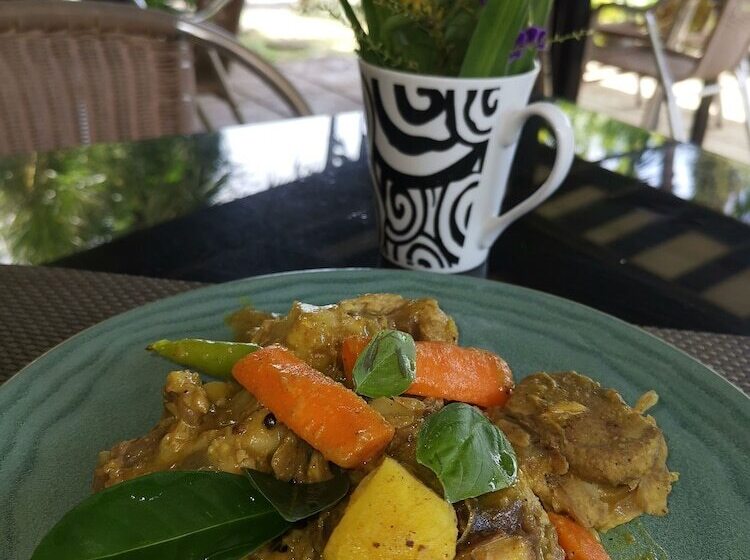 La Pernela Beachfront Resort