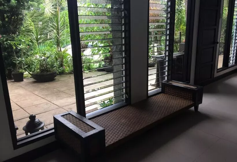 La Pernela Beachfront Resort