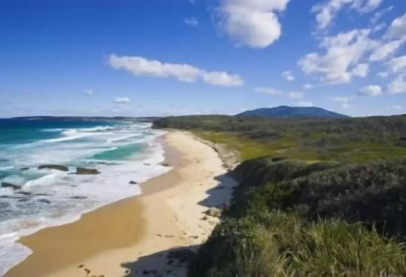 Mystery Bay Cottages