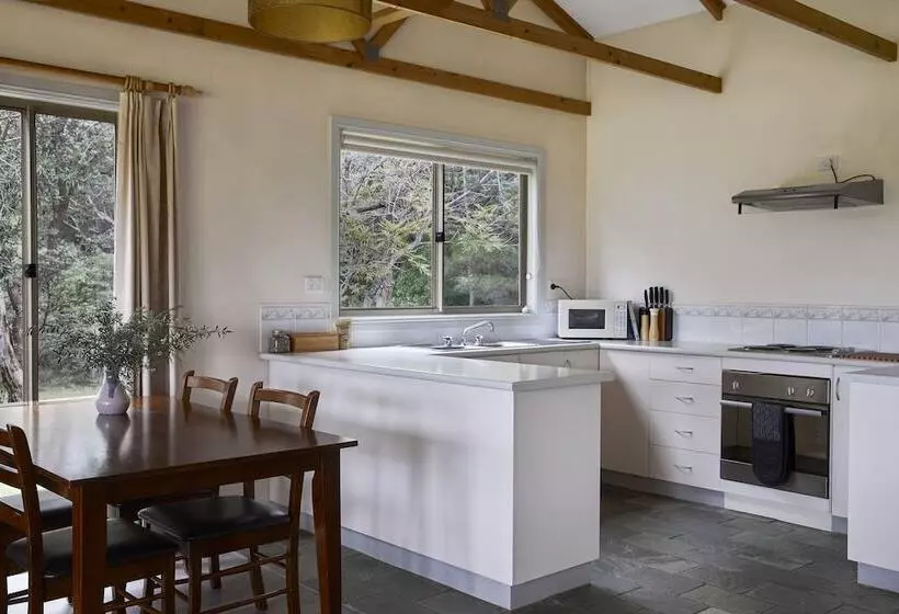 Mystery Bay Cottages