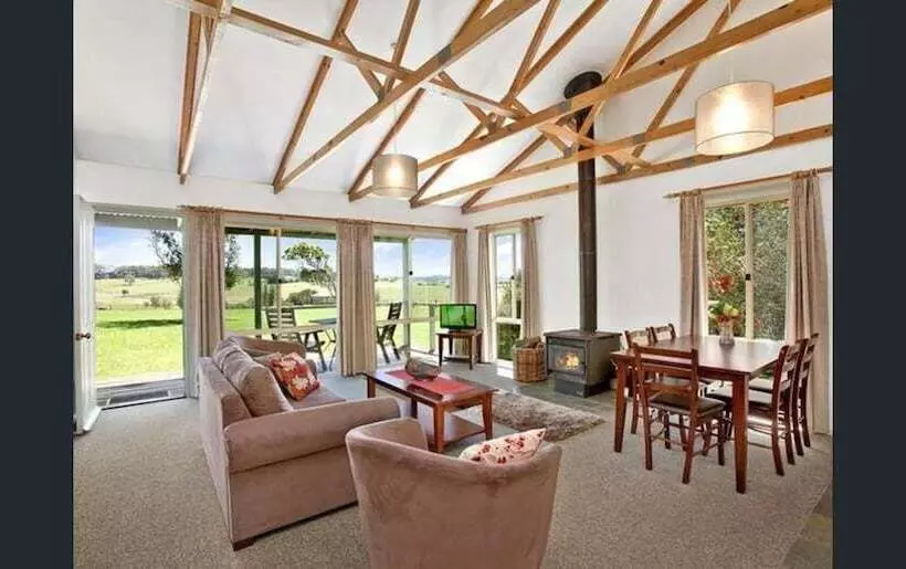 Mystery Bay Cottages