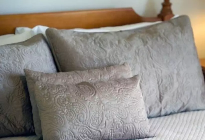 Mystery Bay Cottages