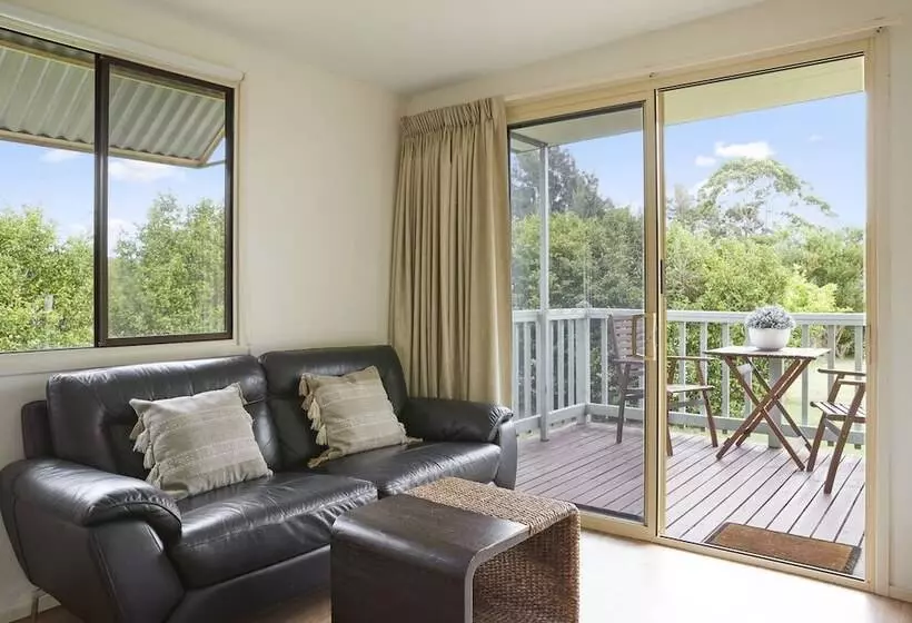 Mystery Bay Cottages