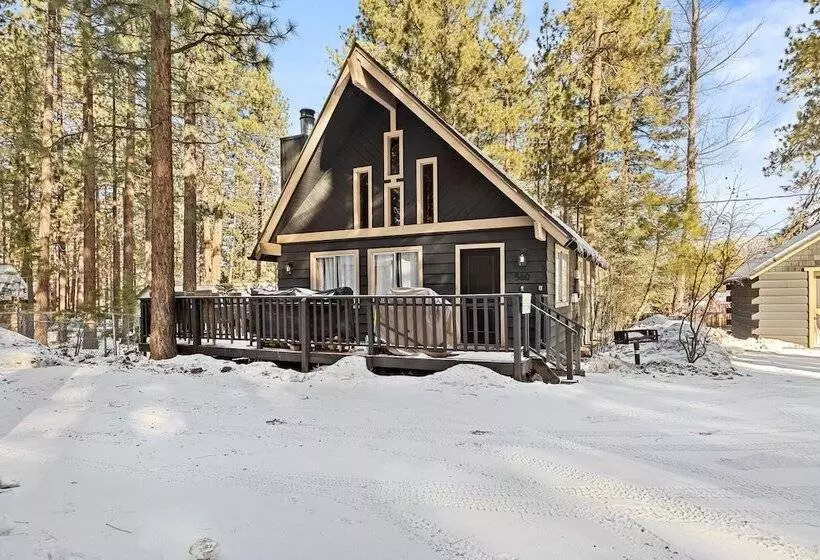 Backway Hideaway Close To The Village!