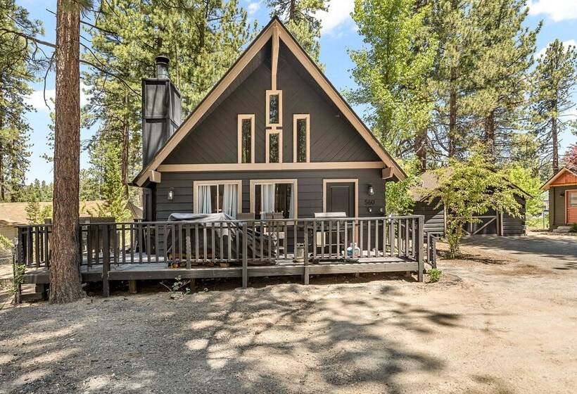 Backway Hideaway Close To The Village!