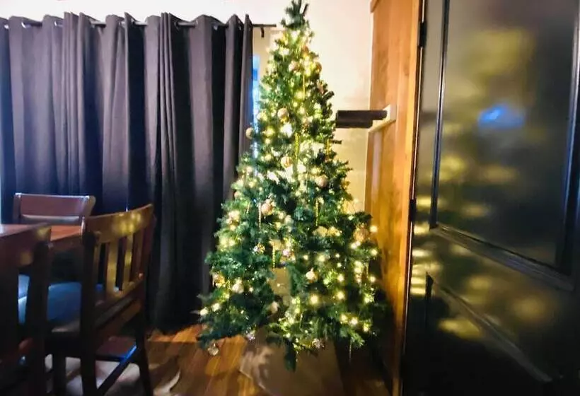 Backway Hideaway Close To The Village!