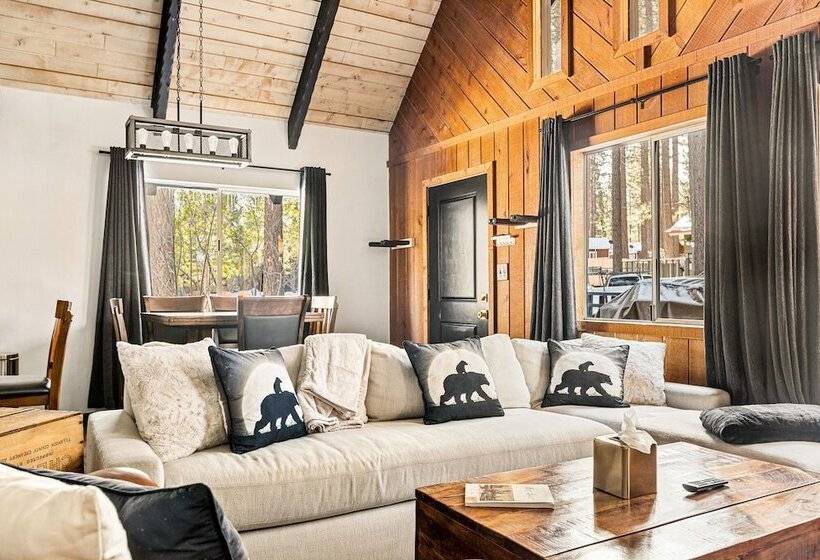 Backway Hideaway Close To The Village!