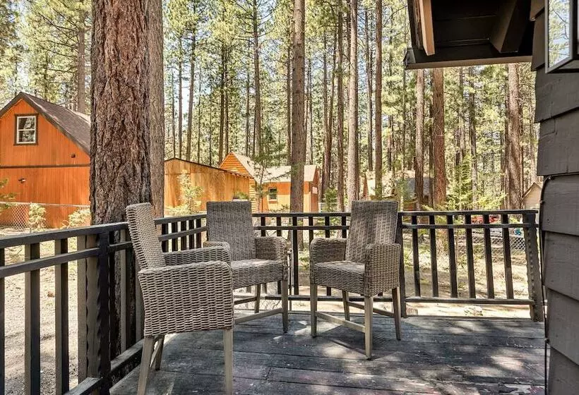 Backway Hideaway Close To The Village!