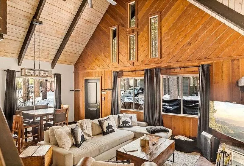 Backway Hideaway Close To The Village!