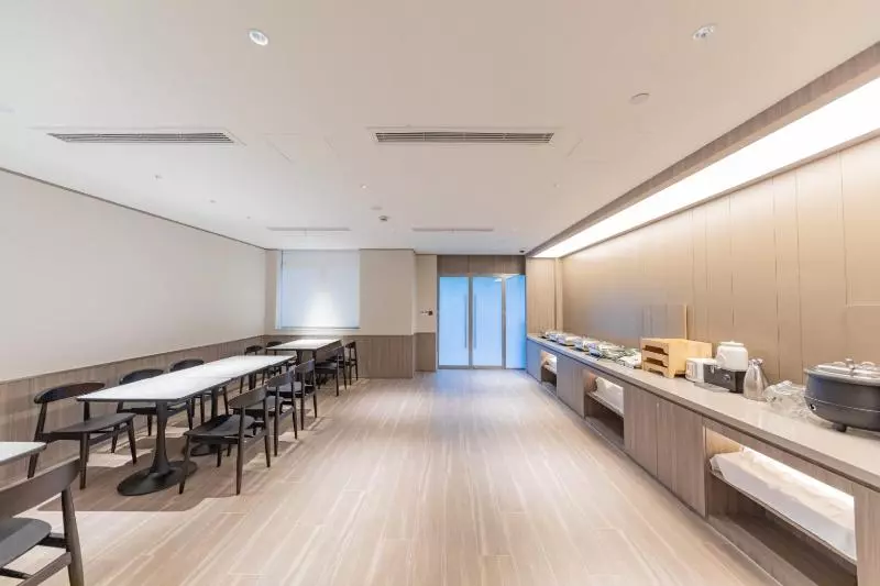 Hanting Hotel Shanghai Xiaonanmen Metro Station