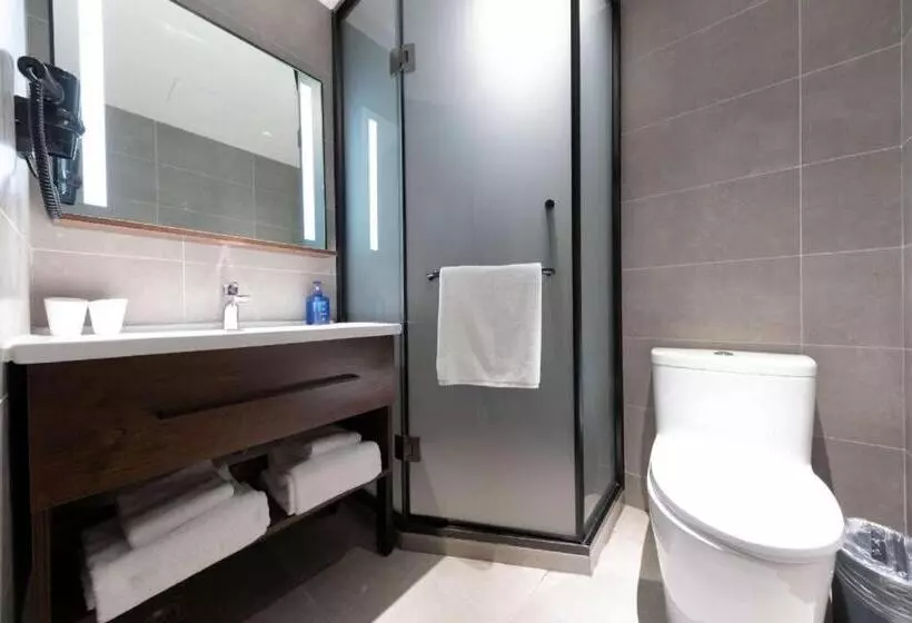 Hanting Hotel Shanghai Xiaonanmen Metro Station