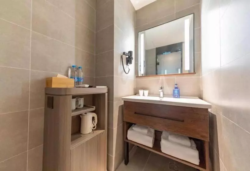 Hanting Hotel Shanghai Xiaonanmen Metro Station