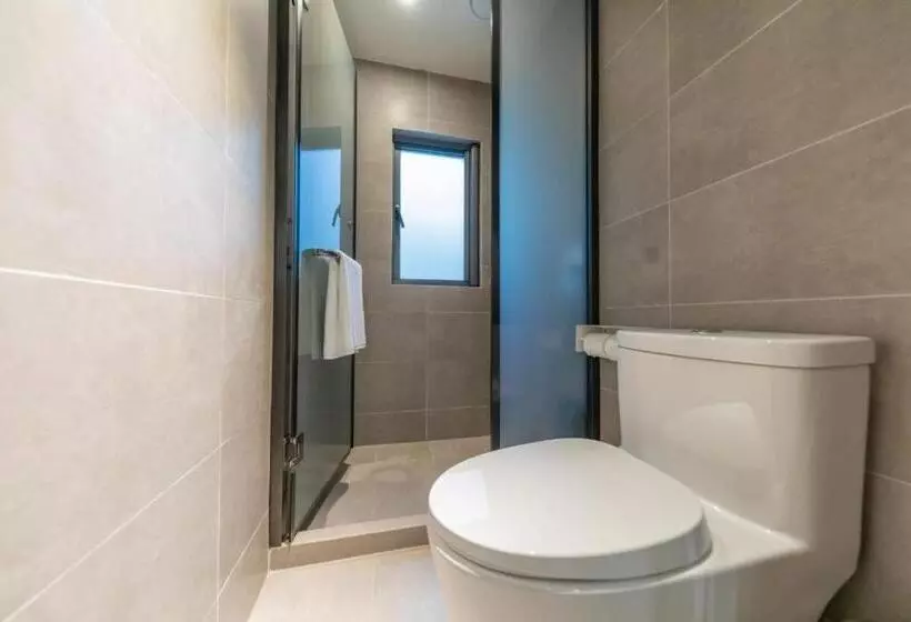 Hanting Hotel Shanghai Xiaonanmen Metro Station