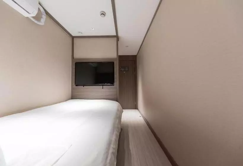 Hanting Hotel Shanghai Xiaonanmen Metro Station