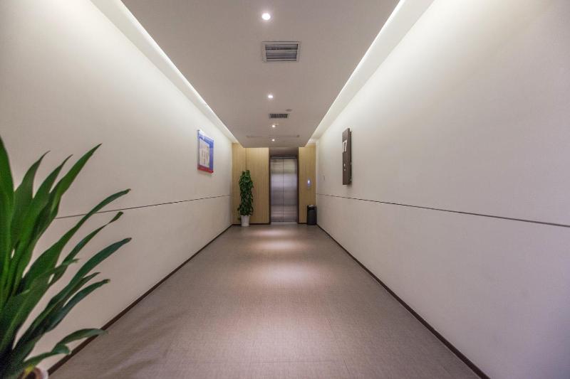 Hotel Hanting  Wuhan Zhongshan Park Metro Station