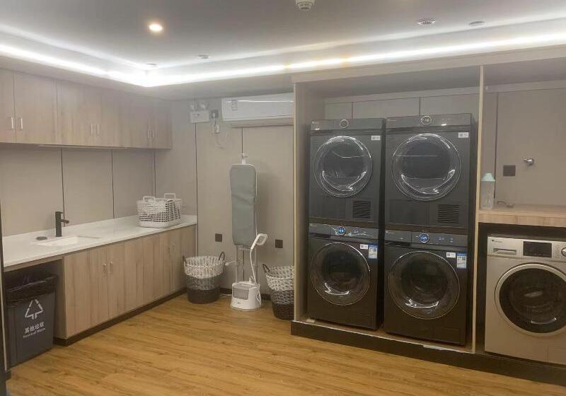 Hotel Hanting  Wuhan Zhongshan Park Metro Station