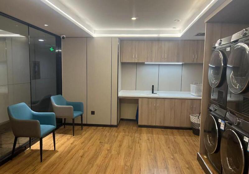 Hotel Hanting  Wuhan Zhongshan Park Metro Station