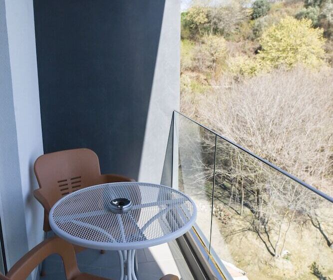 هتل Olivia S Hill Resort