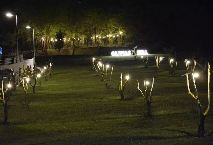 هتل Olivia S Hill Resort