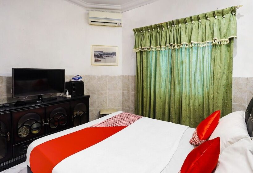 Отель Oyo 91195 Manisee 1 Homestay Syariah