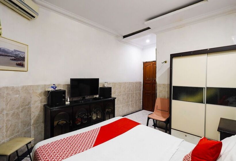 Отель Oyo 91195 Manisee 1 Homestay Syariah