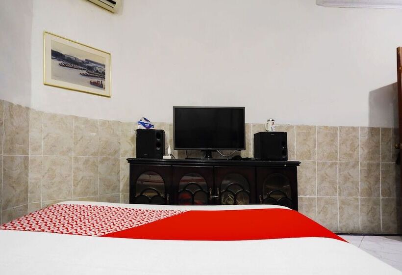 Отель Oyo 91195 Manisee 1 Homestay Syariah