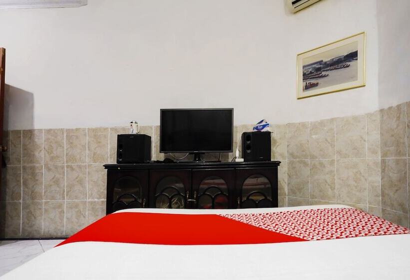 Отель Oyo 91195 Manisee 1 Homestay Syariah