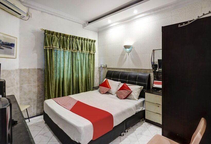 Отель Oyo 91195 Manisee 1 Homestay Syariah