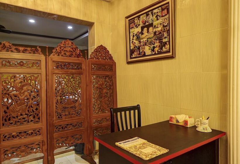 Отель Oyo 91195 Manisee 1 Homestay Syariah