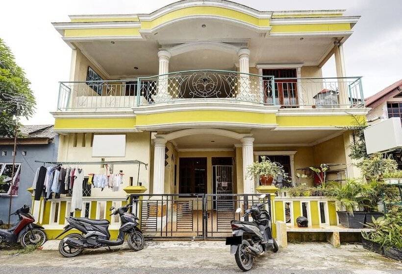 Отель Oyo 91195 Manisee 1 Homestay Syariah