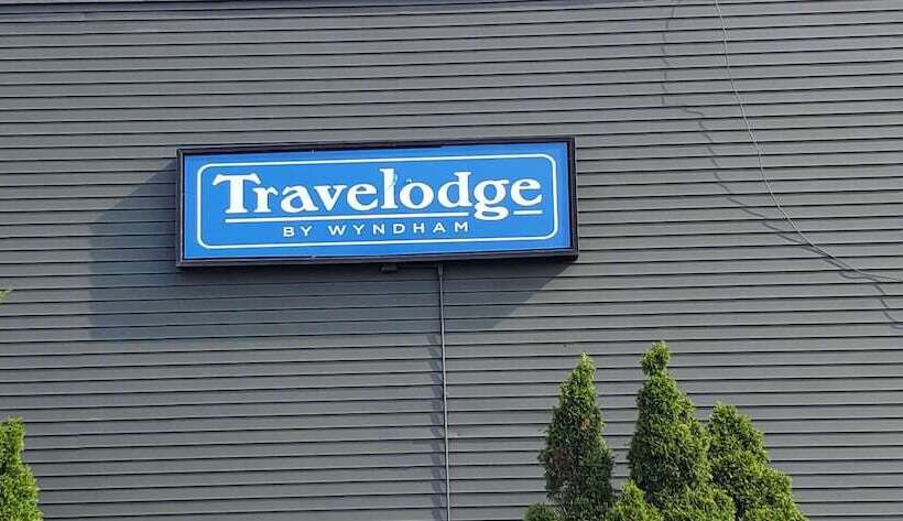 호텔 Travelodge By Wyndham Livonia Canton Novi Detroit Area