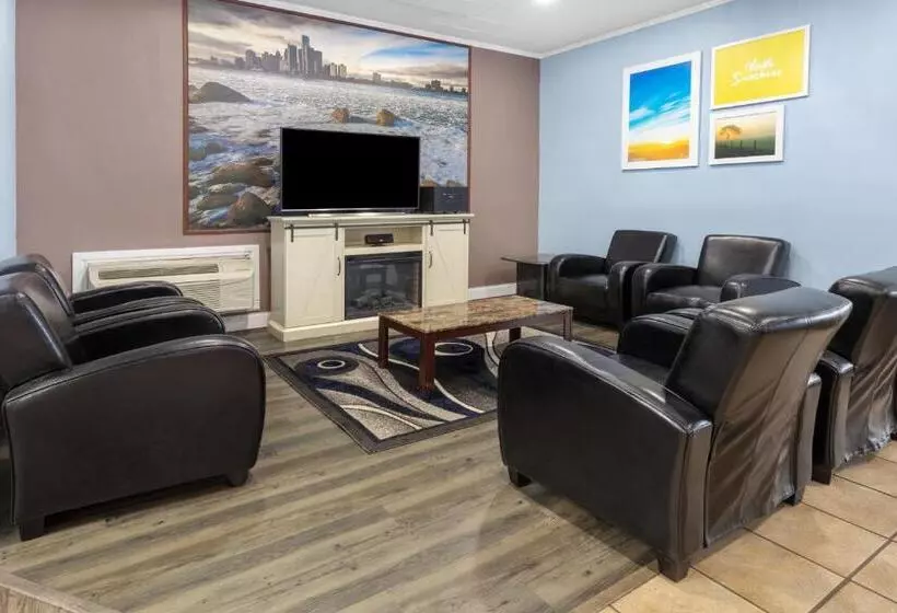 Hotelli Travelodge By Wyndham Livonia Canton Novi Detroit Area