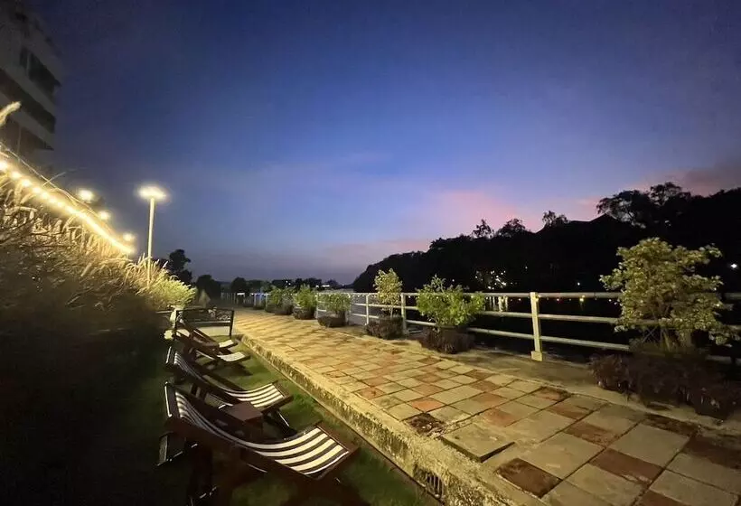 هتل Usabai Riverside Boutique