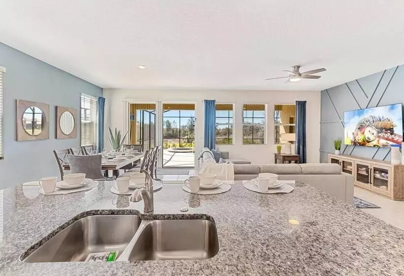 7663 Oakmoss Loop
