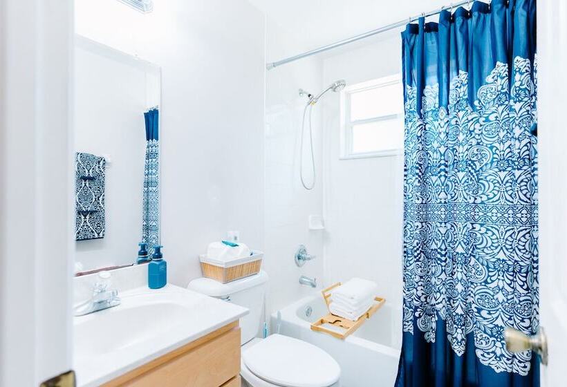 مبيت وإفطار Lux Experience