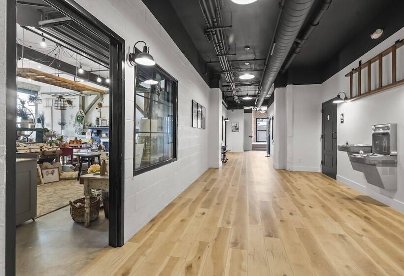 فندق The Literary