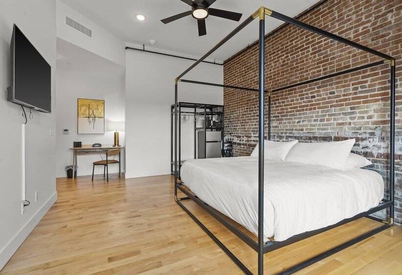 فندق The Literary