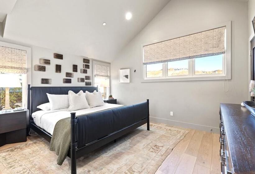 Empire 4 Bedrooms Pea 1009 By Kbm