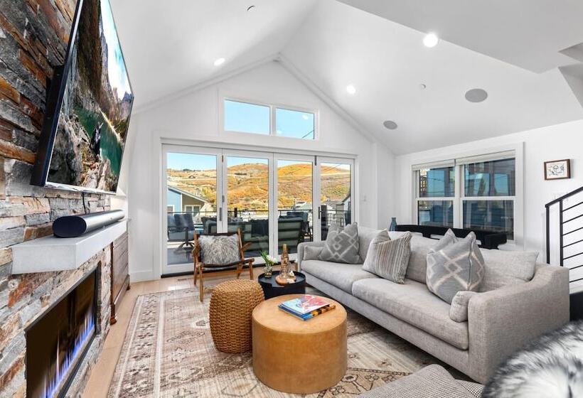 Empire 4 Bedrooms Pea 1009 By Kbm