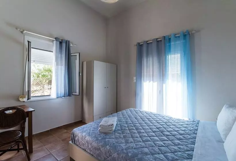ペンション Room In Guest Room   Private Yard Studio 8 Km   5min Away From Malia