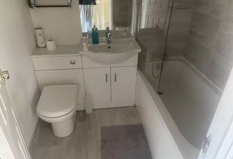 レジデンス 3 Bed House In Stoke On Trent Free Sky Free Wifi