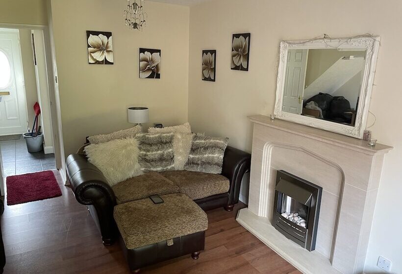 레지던스 3 Bed House In Stoke On Trent Free Sky Free Wifi