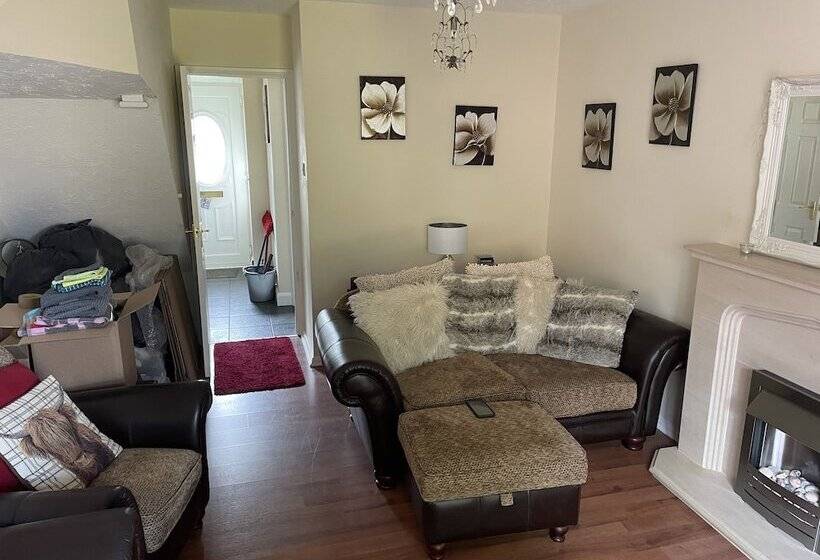 레지던스 3 Bed House In Stoke On Trent Free Sky Free Wifi