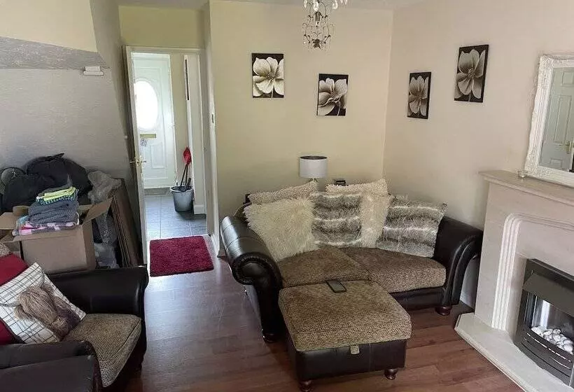 レジデンス 3 Bed House In Stoke On Trent Free Sky Free Wifi